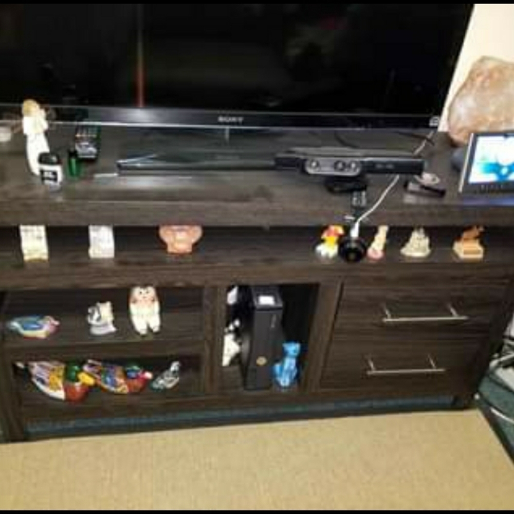 Tv stand - Picture 2 of 3